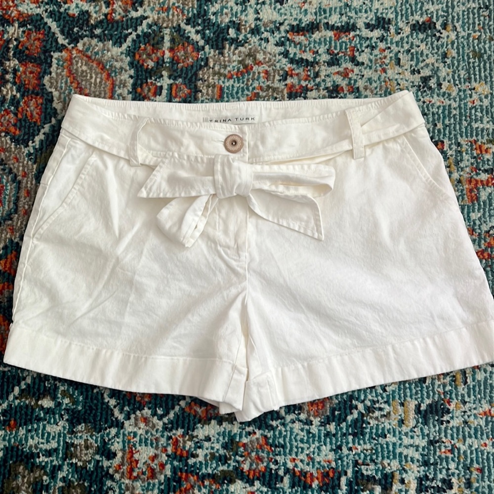 Trina Turk white linen/cotton/Lycra shorts size 12